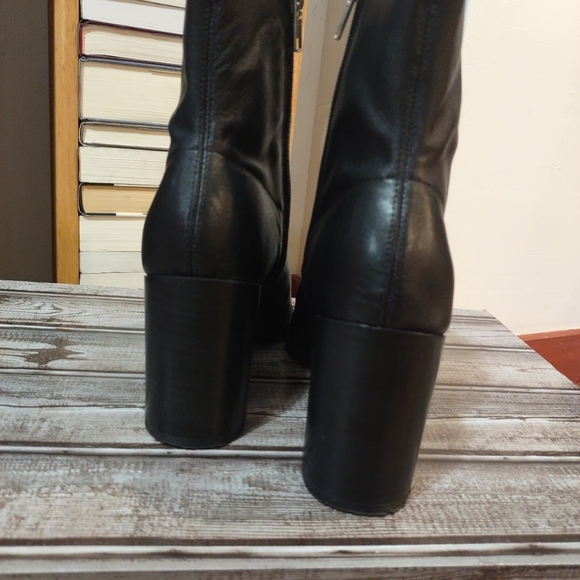 Women's Steve Madden Black Leather Ankle Booties Size 10 - Picture 5 of 6